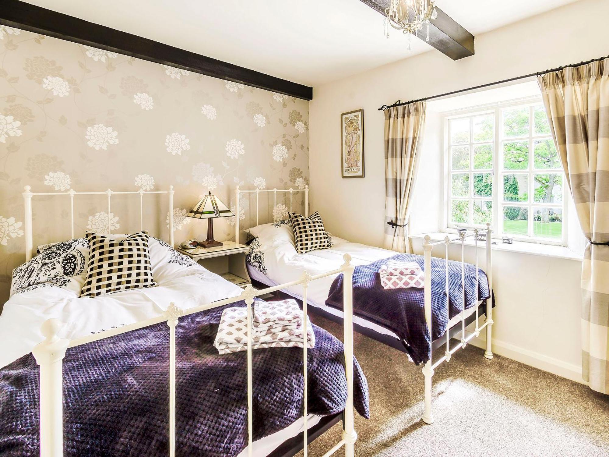 Вилла Coach House - E5120 West Burton Экстерьер фото
