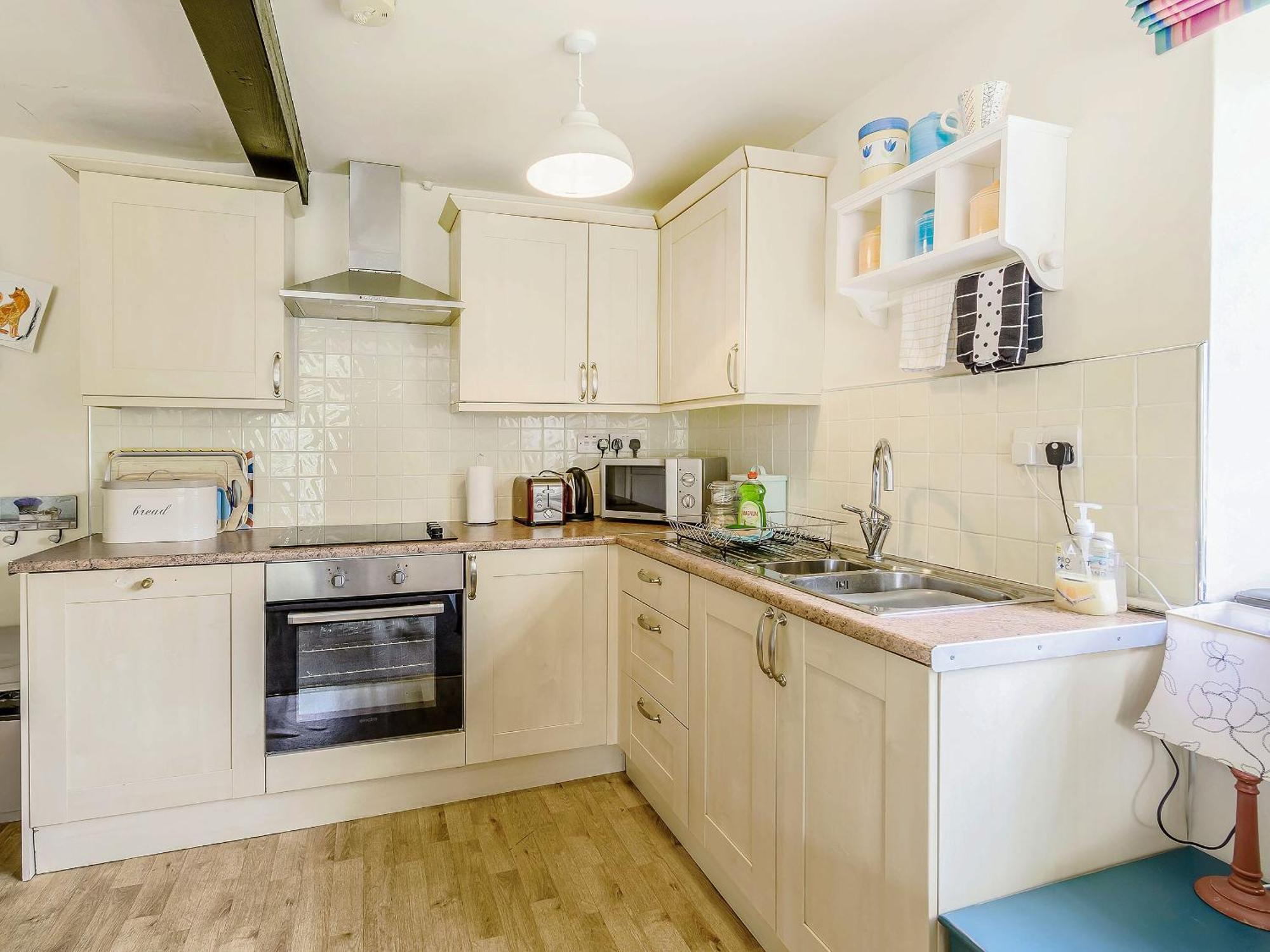 Вилла Coach House - E5120 West Burton Экстерьер фото