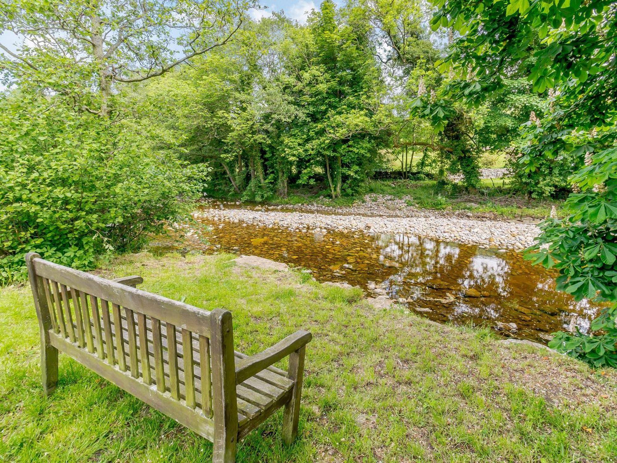 Вилла Coach House - E5120 West Burton Экстерьер фото